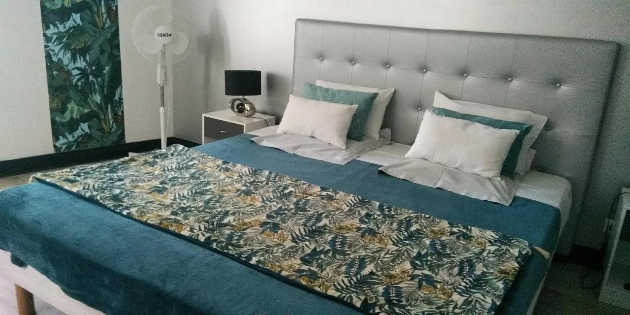 Bed and Breakfast Madelon IV Бельвес Экстерьер фото